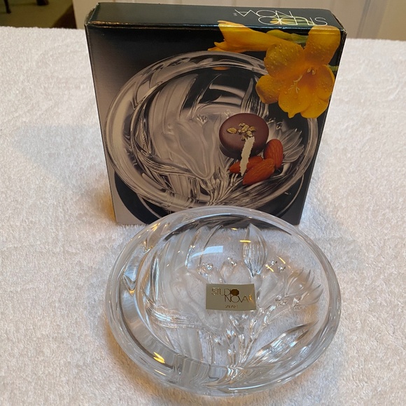 Studio Nova French Iris Round Candy Dish. - Picture 1 of 4